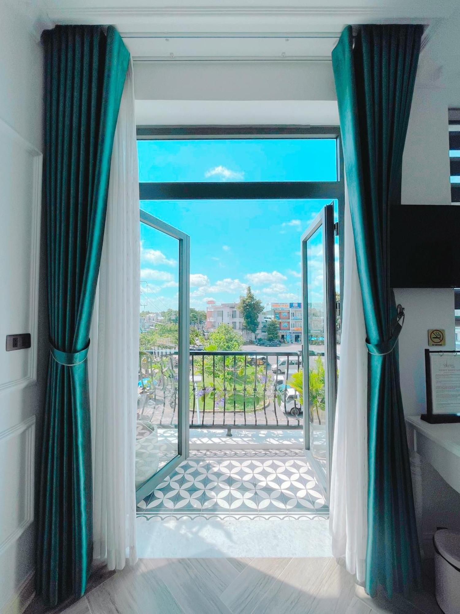 Vĩnh Long Paris Hotel & Cafe מראה חיצוני תמונה
